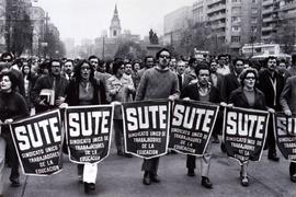 Fotografía de profesores del SUTE en manifestación de estudiantes secundarios